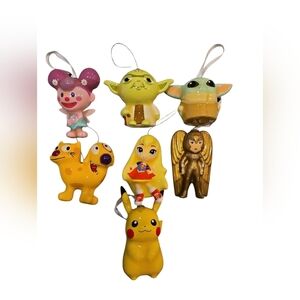 LOT OF 7 HALLMARK ASSORTED SHATTERPROOF CHRISTMAS ORNAMENTS.